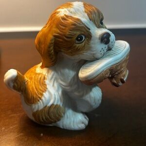 Vintage Homco cocker spaniel holding shoe
